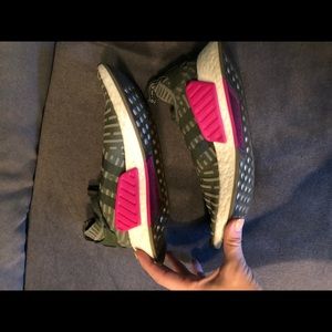 Adidas NMD R2 women’s shoes